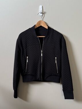 BUFFBUNNY black quilted bomber jacket (NWOT) 💜